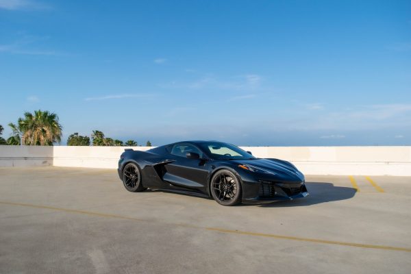 CORVETTE ZO6 (BLACK) - Image 2