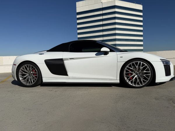 Audi R8 V10 Spyder - Image 5