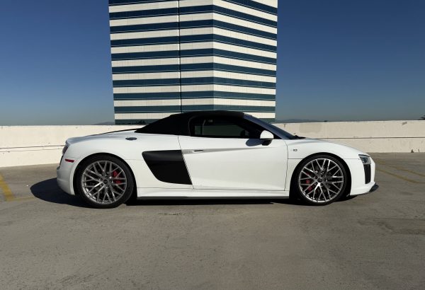 Audi R8 V10 Spyder - Image 6