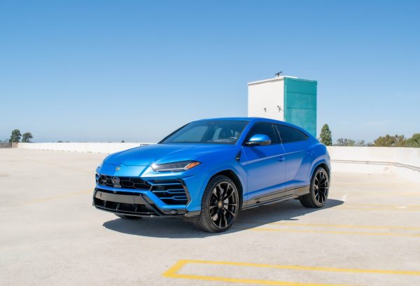 LAMBORGHINI URUS (BLUE) - Image 3
