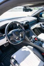 LAMBORGHINI URUS (BLUE) - Image 9