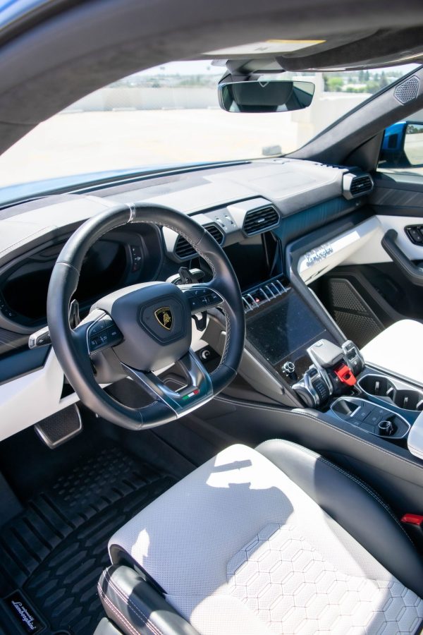 LAMBORGHINI URUS (BLUE) - Image 9