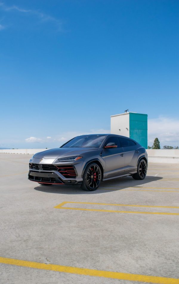 LAMBORGHINI URUS (GREY) - Image 4