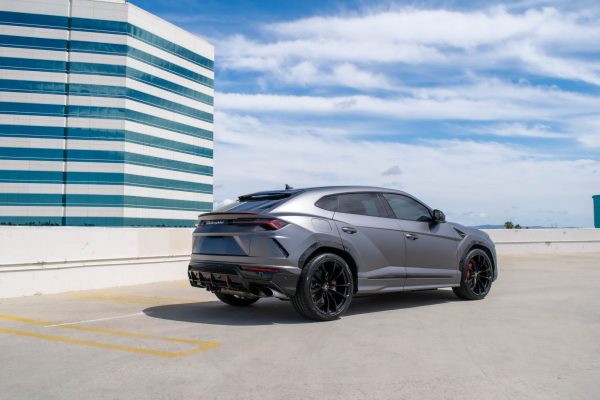 LAMBORGHINI URUS (GREY) - Image 5