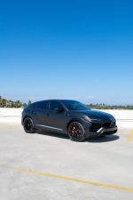 LAMBORGHINI URUS (BLACK) - Image 3