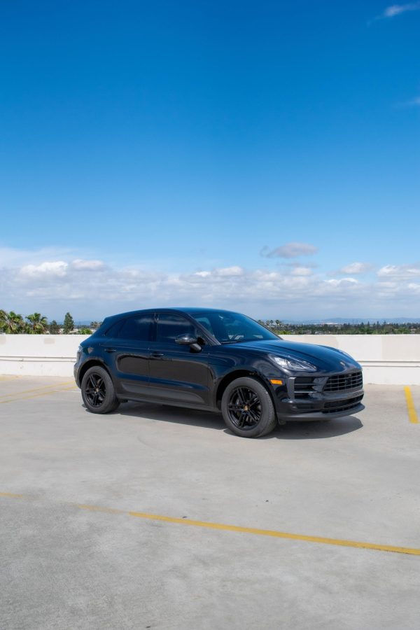 PORSCHE MACAN (BLACK) - Image 3