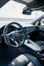 PORSCHE MACAN (BLACK) - Image 8
