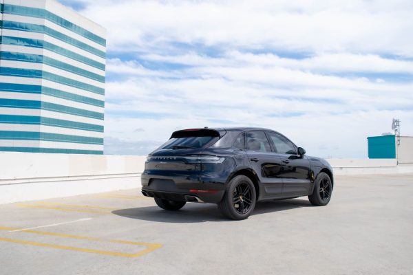PORSCHE MACAN (BLACK) - Image 6