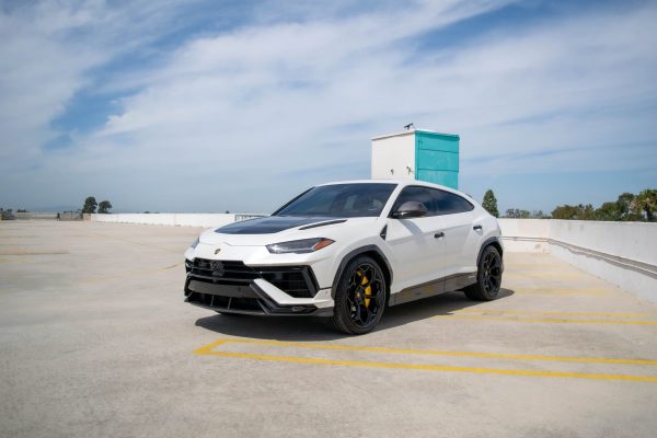 LAMBORGHINI URUS (WHITE) - Image 3