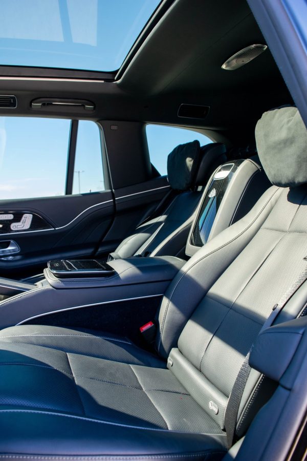 MERCEDES-MAYBACH GLS 600 (WHITE & BLACK) - Image 9
