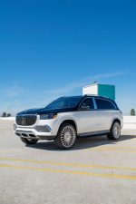 MERCEDES-MAYBACH GLS 600 (WHITE & BLACK)