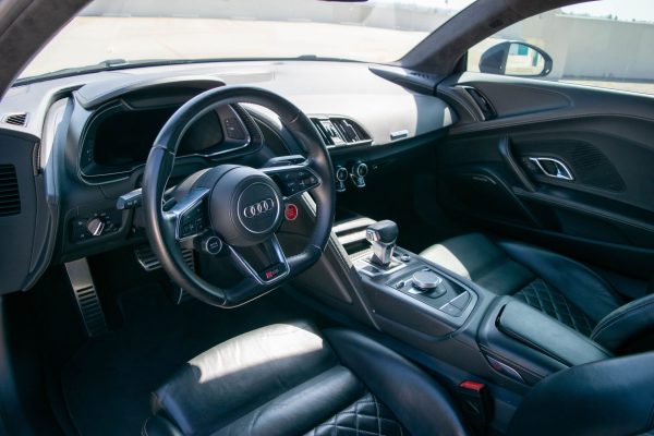 Audi R8 V10 BALCK - Image 7