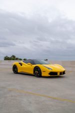 FERRARI 488 GTB YELLOW - Image 2