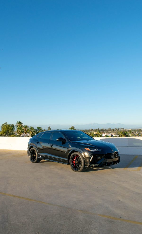 LAMBORGHINI URUS S (BLACK) - Image 2