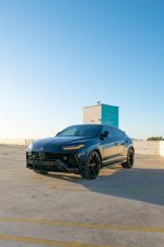 LAMBORGHINI URUS S (BLACK)