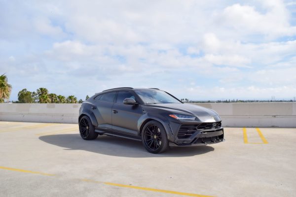 LAMBORGHINI WIDEBODY URUS (BLACK) - Image 5