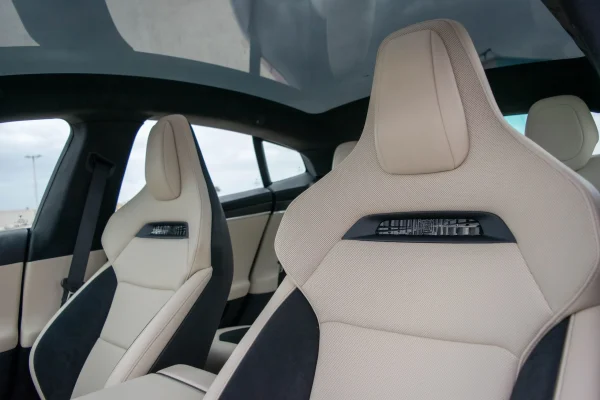 TESLA MODEL S PLAID - Image 7